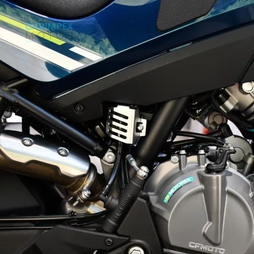 CFMOTO 800MT Hátsó fékfolyadék tartály védőburkolat