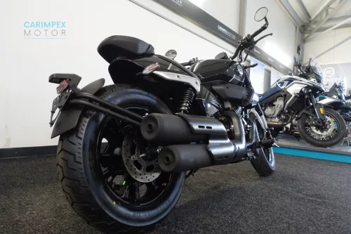 Benelli Leoncino Bobber 400