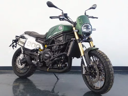 Benelli Leoncino 800 Trail